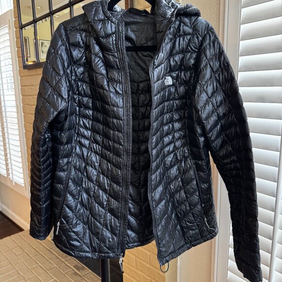 The North Face Women's ThermoBall Trekker hooded jacket - Picture 2 of 3